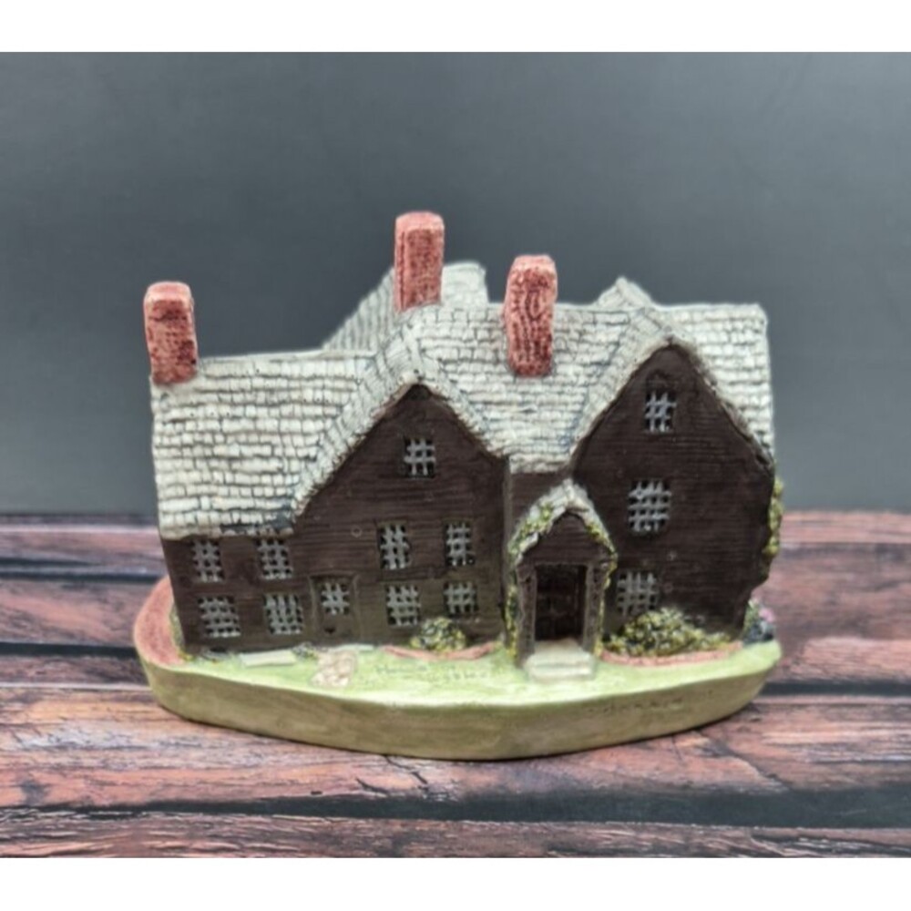 House‎ of Seven Gables Figurine Literary Decor Hestia 1987 Cottagecore VTG USA